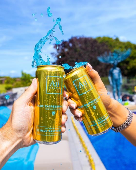 Au Vodka dazzles with ultra-glam all-gold AMP can